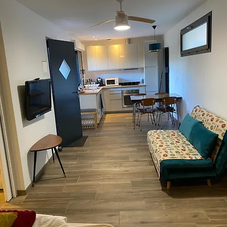 Dependance Au Calme, Tram A&f, Commerces Parking Gratuit Мериньяк